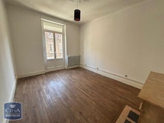  Appartement à louer 3 pièces 77 m²