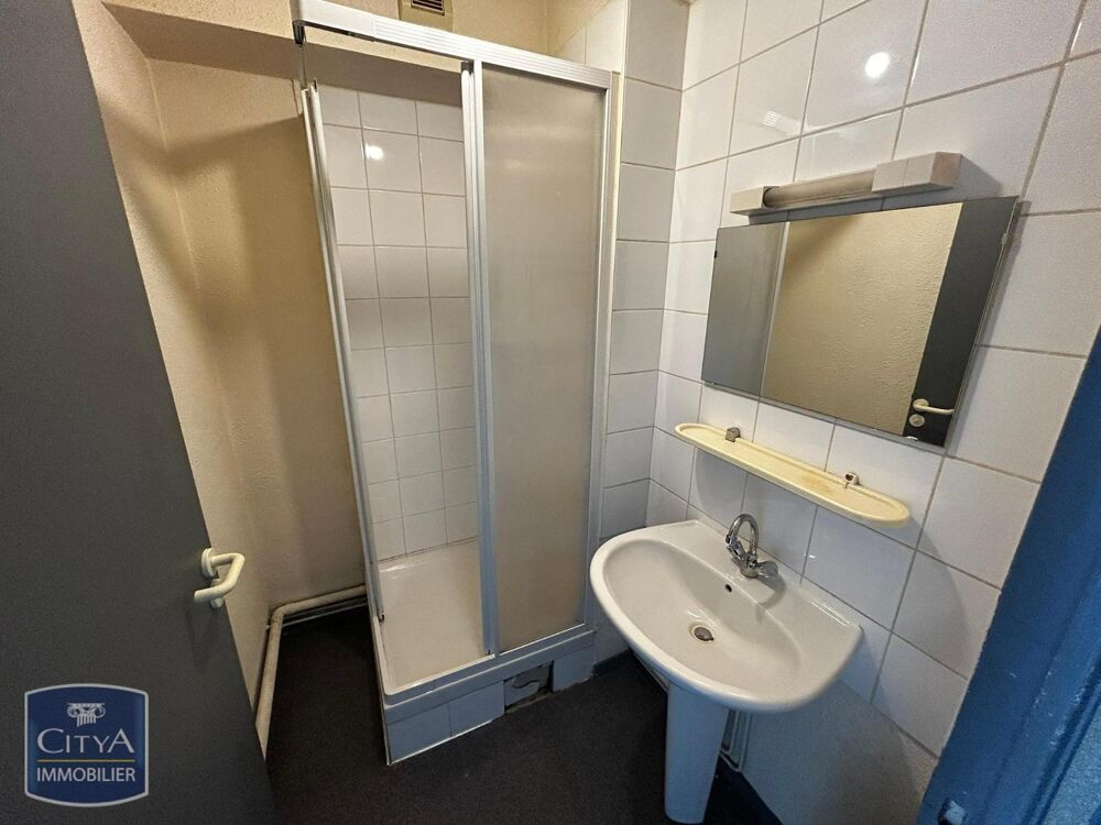 À LOUER : Appartement T1 situé à Cholet, dans le secteur....
