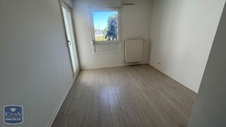  Appartement à louer 3 pièces 77 m²