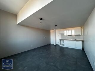  Appartement à louer 4 pièces 90 m²