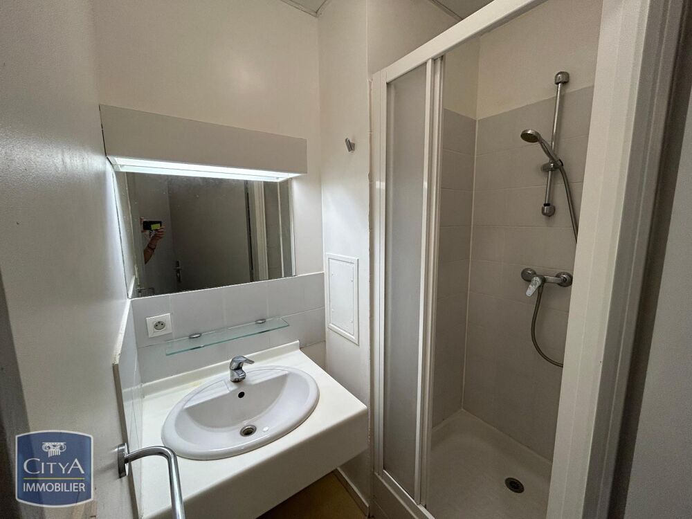 **TOURS CENTRE - STUDIO MEUBLE RESIDENCE ETUDIANTE** CIT....