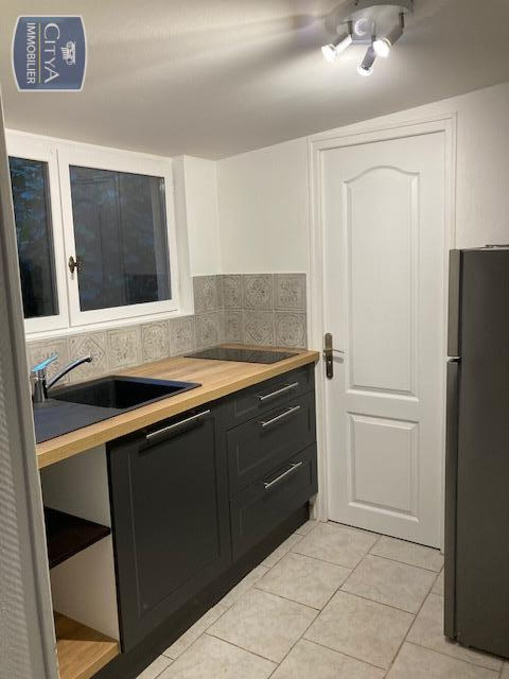 location Appartement - 2 pièce(s) - 21 m² Poitiers (86000)