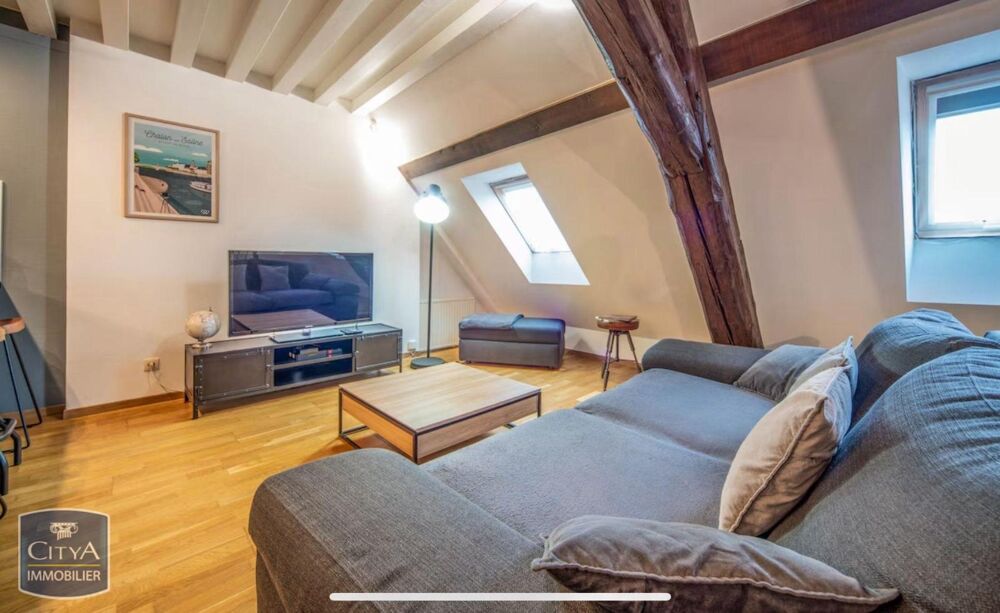 À LOUER : - Disponible début septembre - Appartement T3 ....