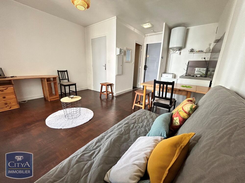 À LOUER : Appartement T1 à Grenoble, situé dans un quart....