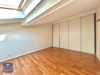  Appartement à louer 4 pièces 96 m²