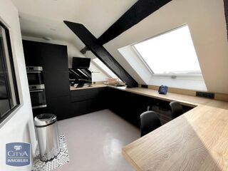  Appartement à louer 5 pièces 102 m²