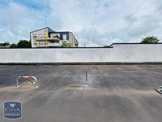  Parking / Garage à louer 