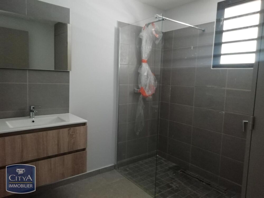 location Appartement - 2 pièce(s) - 53 m² Saint-Pierre (97410)