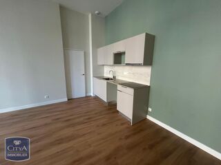  Appartement à louer 3 pièces 82 m²