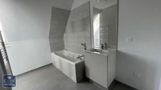  Appartement à louer 4 pièces 81 m²