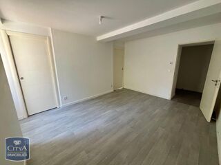  Appartement à louer 4 pièces 111 m²