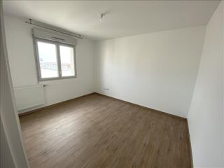  Appartement à louer 4 pièces 93 m²