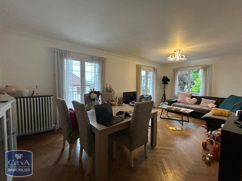À LOUER : Découvrez cette charmante maison T5 située à B....