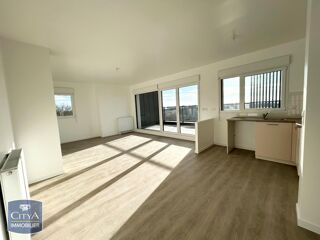  Appartement à louer 5 pièces 104 m²