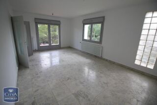  Appartement à louer 4 pièces 96 m²