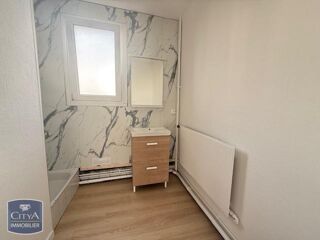  Appartement à louer 4 pièces 66 m²