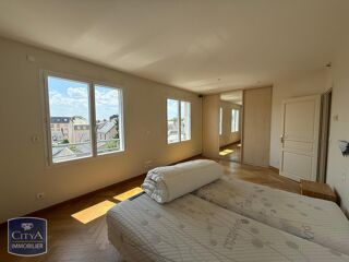  Appartement à louer 5 pièces 246 m²