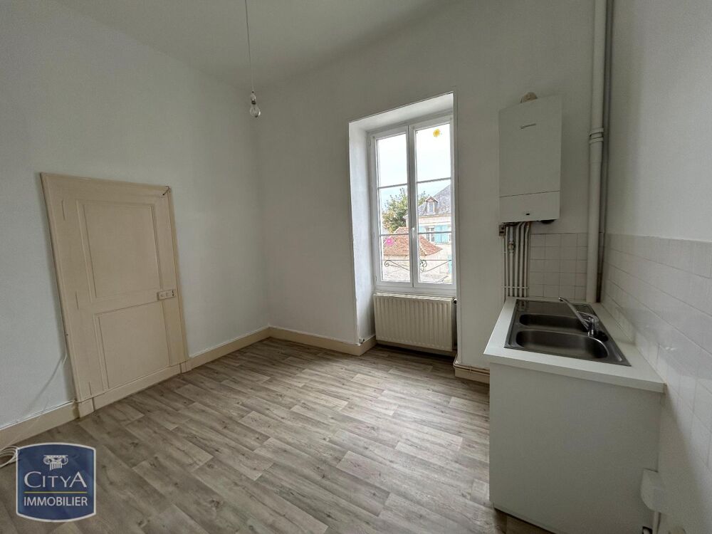 À LOUER : Charmant appartement ancien rénové de type T1,....