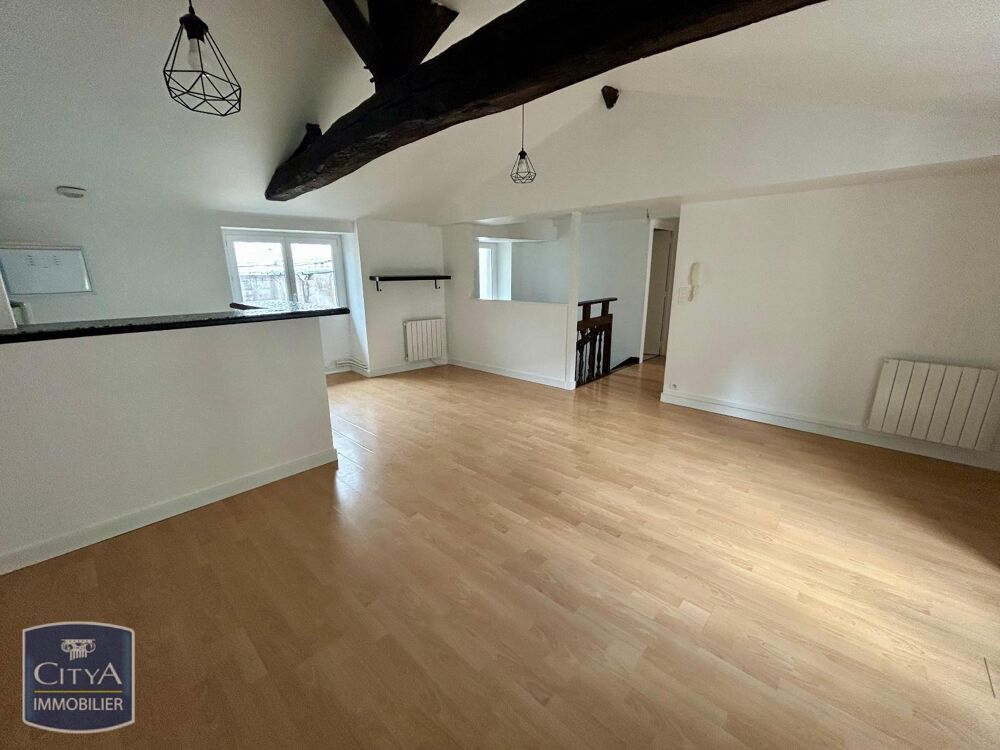 À LOUER : Appartement T3 à Cholet, situé dans un quartie....