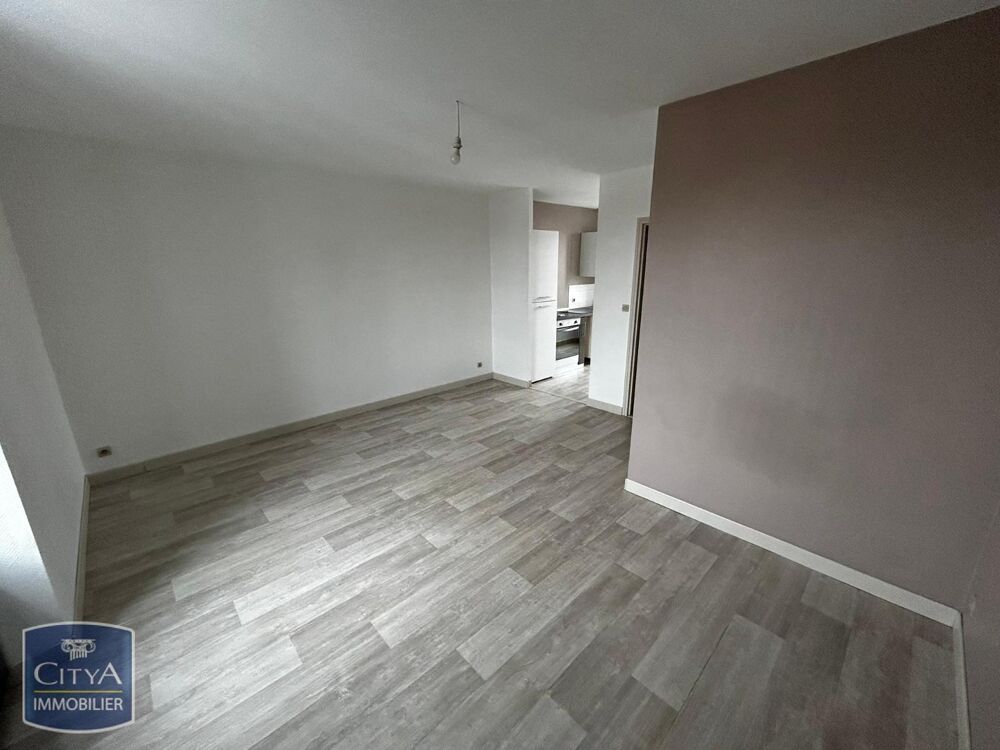 À LOUER : Appartement T1 situé à Cholet, dans le départe....