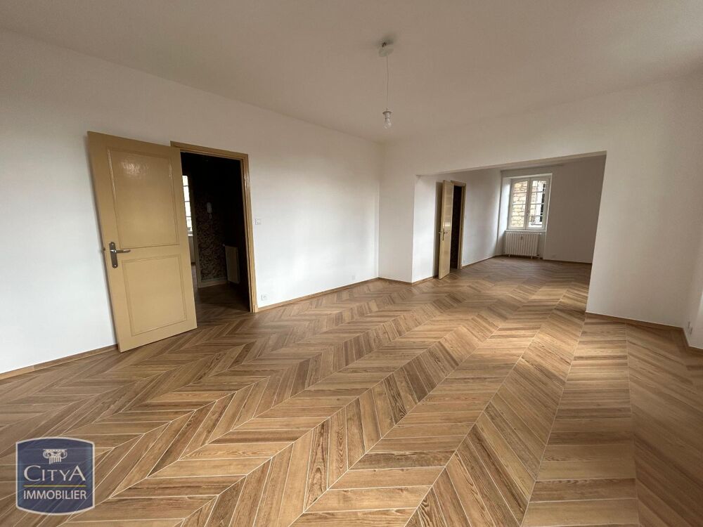 A LOUER SUPERBE APPARTEMENT EN CENTRE VILLE Un apparteme....