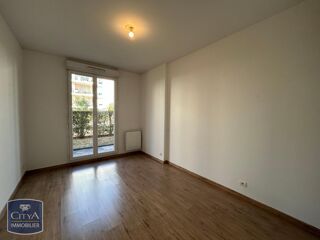  Appartement à louer 3 pièces 65 m²