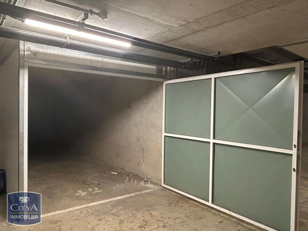 location Parking / Garage - 10 m² Cannes La Bocca (06150)