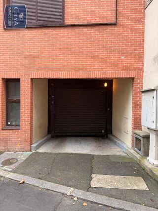  Parking / Garage à louer 