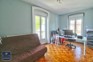  Appartement à louer 4 pièces 87 m²
