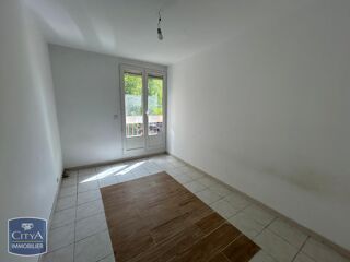  Appartement à louer 4 pièces 73 m² Marignane