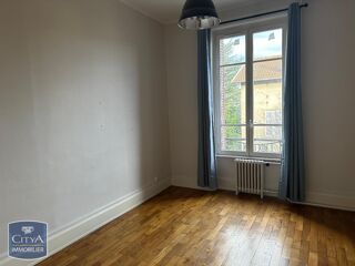  Appartement à louer 3 pièces 97 m²