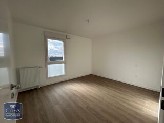  Appartement à louer 3 pièces 76 m²