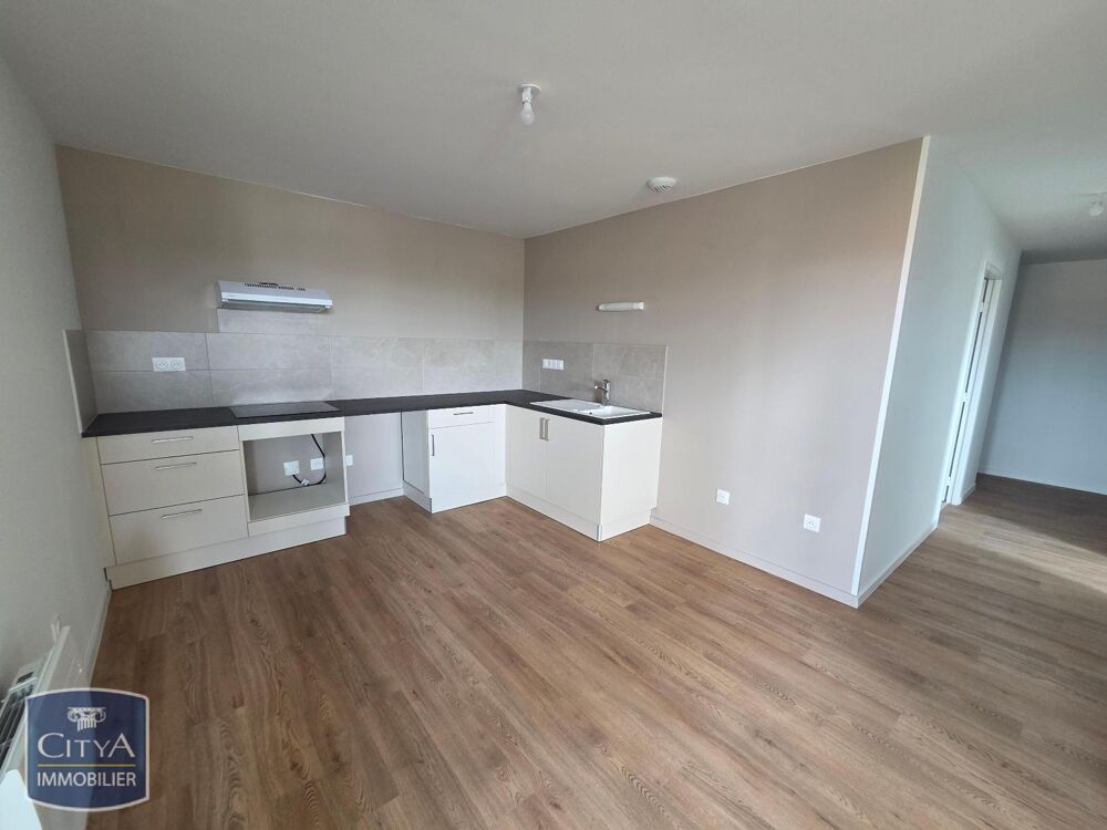 location Appartement - 3 pièce(s) - 75 m² Saint-Rémy-sur-Durolle (63550)