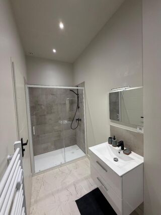  Appartement à louer 2 pièces 33 m²