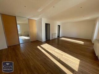  Appartement à louer 4 pièces 122 m²