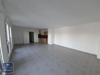  Appartement à louer 3 pièces 84 m²