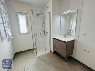  Appartement à louer 3 pièces 66 m²