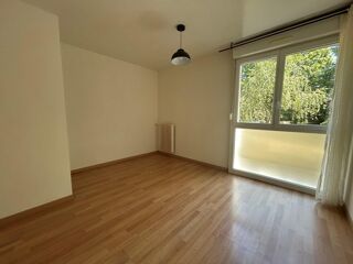  Appartement à louer 4 pièces 81 m²