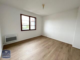 location Appartement - 2 pièce(s) - 52 m² Fleury-les-Aubrais (45400)