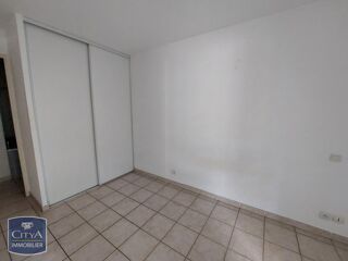  Appartement à louer 2 pièces 33 m²