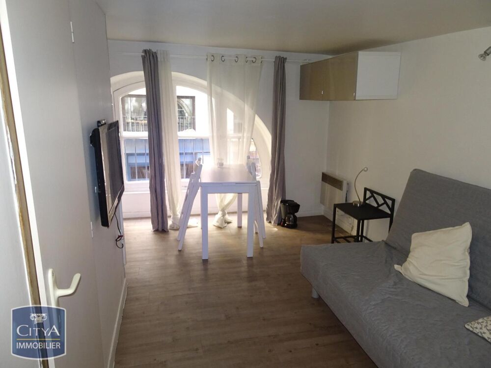 À LOUER : Appartement T1 à Grenoble, situé dans un quart....