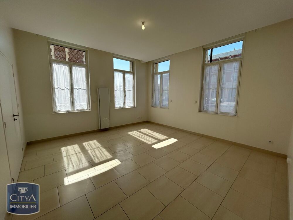 EXCLUSIVITÉ - GRAND APPARTEMENT 3 PIÈCES À louer : à SAI....