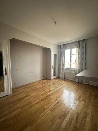  Appartement à louer 3 pièces 75 m²