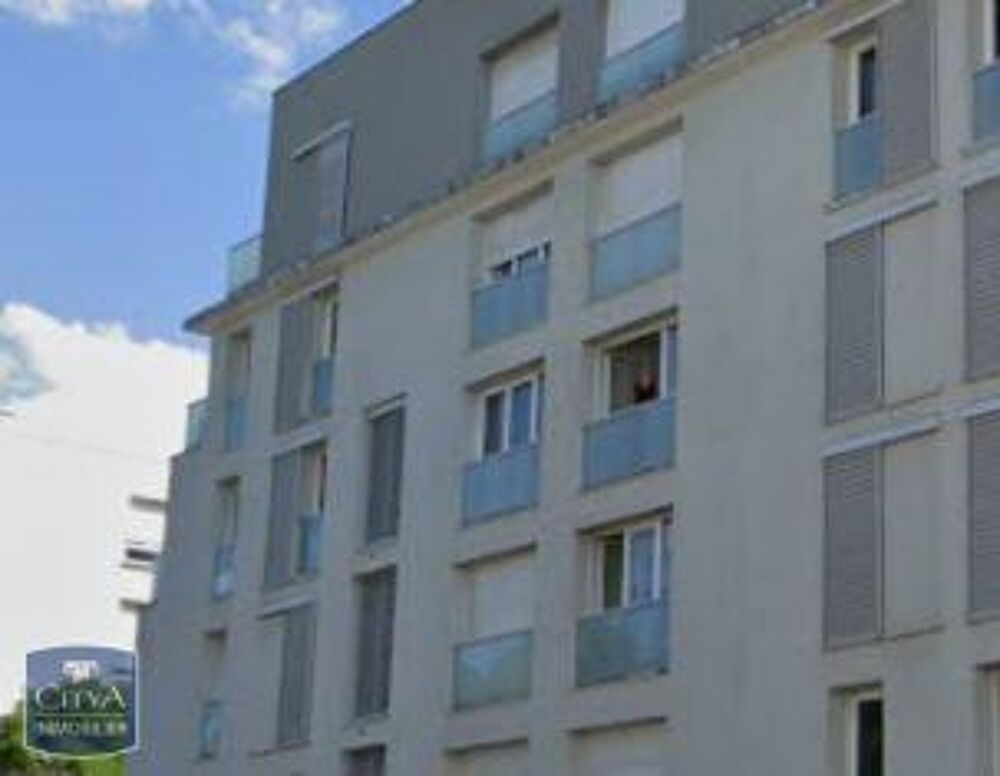 location Parking / Garage Bron (69500)