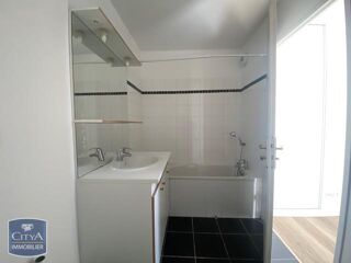  Appartement à louer 2 pièces 32 m²