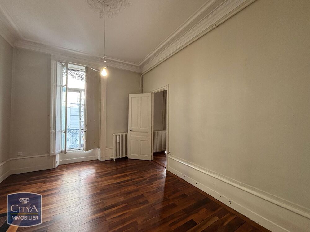 Hyper centre - A LOUER: Appartement T3 situé en plein coe....