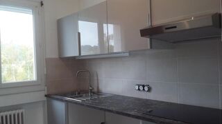  Appartement à louer 4 pièces 66 m²
