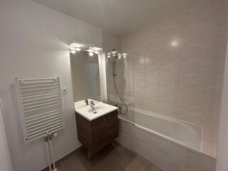  Appartement à louer 3 pièces 68 m²