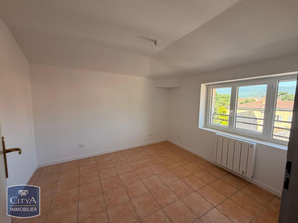 location Appartement - 2 pièce(s) - 33 m² Fontaines-sur-Saône (69270)