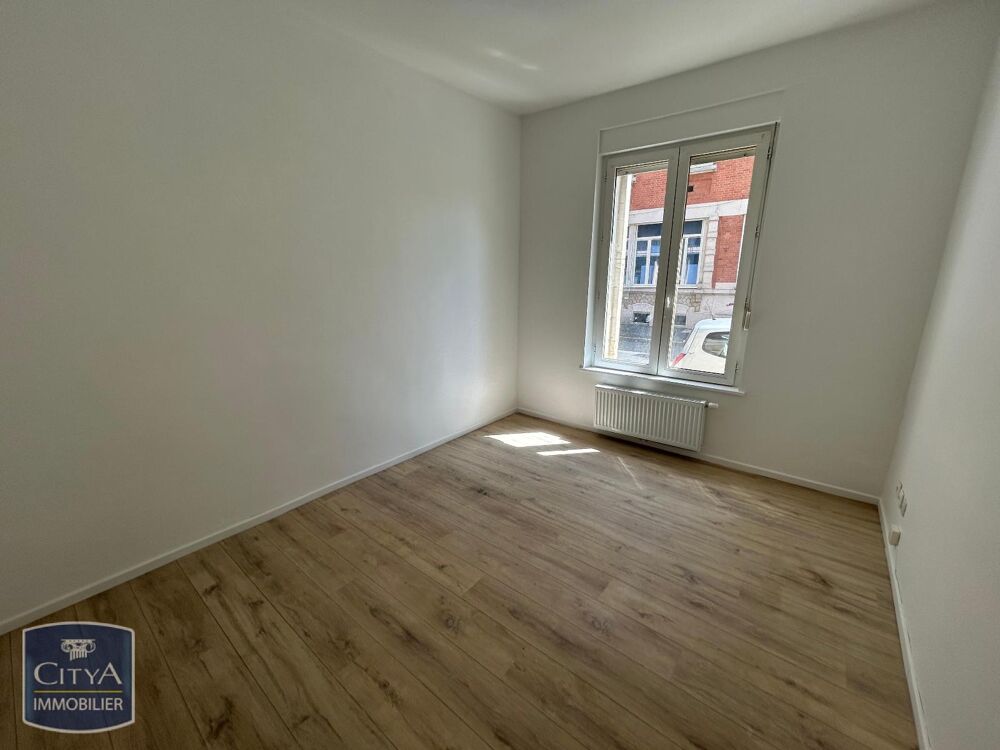 À louer : Appartement rénové T1 situé à Charleville-Mézi....